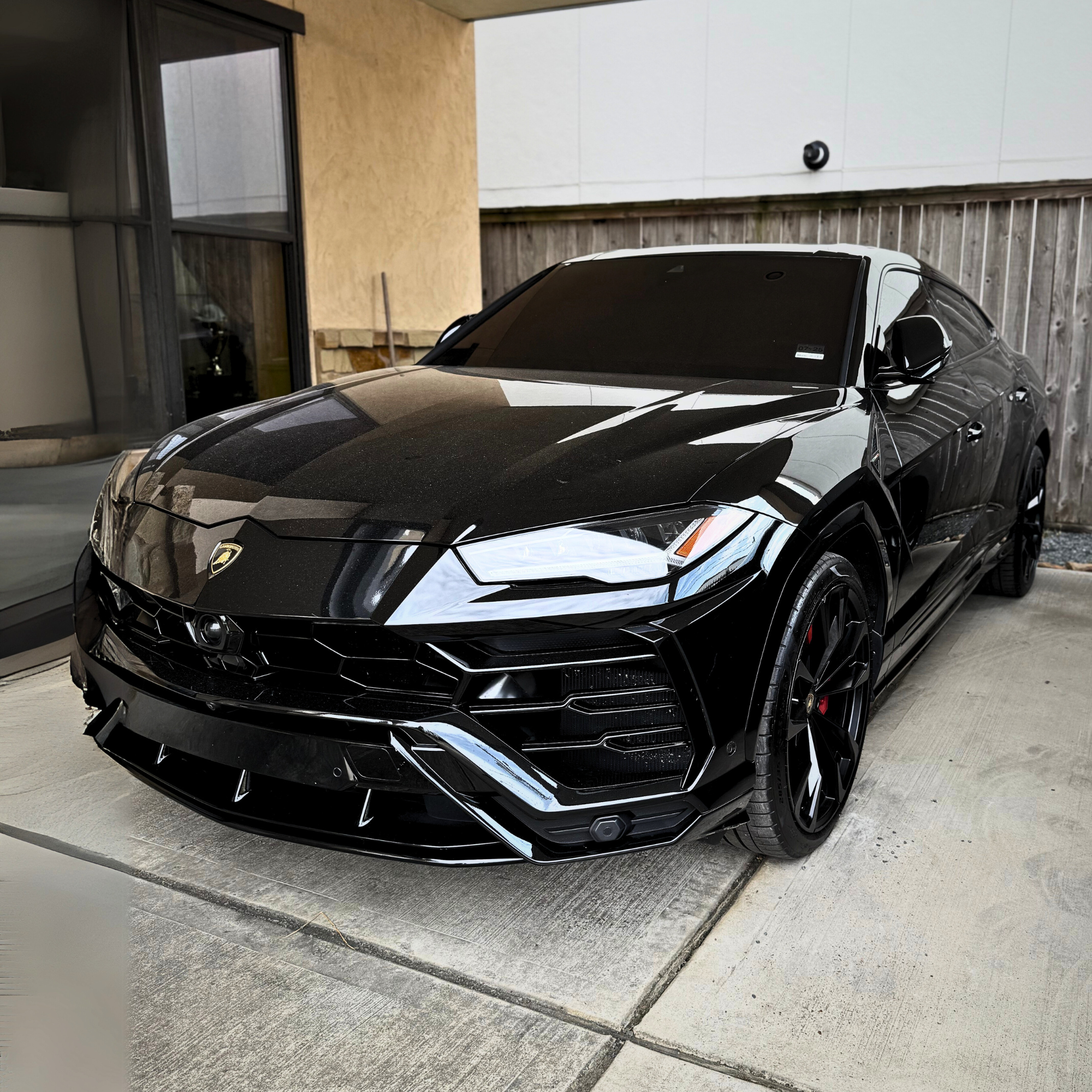 Rent a 2022 Lamborghini Urus in Houston